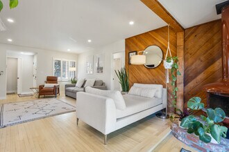 5923 Abernathy Dr in Los Angeles, CA - Building Photo - Building Photo