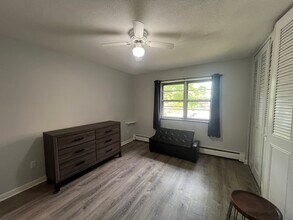 4925 Washington St, Unit 202 in Boston, MA - Building Photo - Building Photo