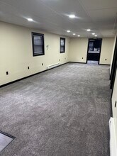 1548 Island Ave, Unit Top Unit in Mckees Rocks, PA - Foto de edificio - Building Photo