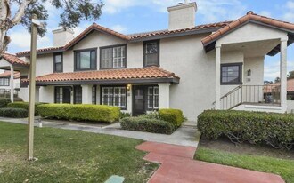 2262 Martinique Ln in Oxnard, CA - Building Photo