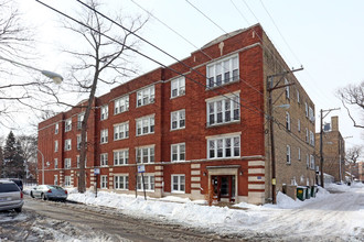 7100 N Damen Ave in Chicago, IL - Building Photo - Building Photo