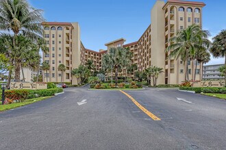 3475 S Ocean Blvd in Palm Beach, FL - Building Photo - Building Photo