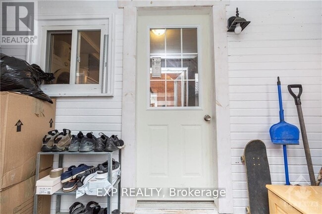 211 Harriet St in Arnprior, ON - Building Photo - Building Photo