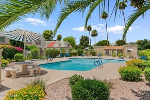 7842 E Rovey Ave in Scottsdale, AZ - Building Photo