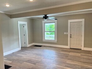 495 Perkins Blvd in Troy, MO - Building Photo - Building Photo