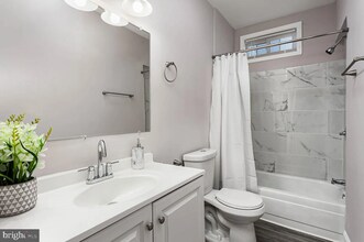 428 N Lakewood Ave in Baltimore, MD - Foto de edificio - Building Photo