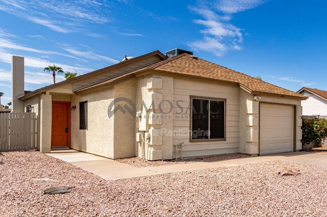 property at 3214 N Ash Dr