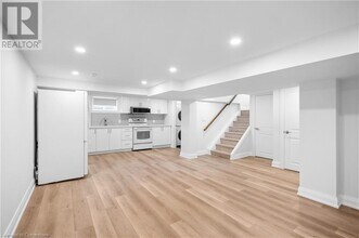 723 Hager Ave in Burlington, ON - Building Photo - Building Photo
