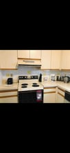 142 Cross Country Ln in Tannersville, PA - Building Photo - Building Photo