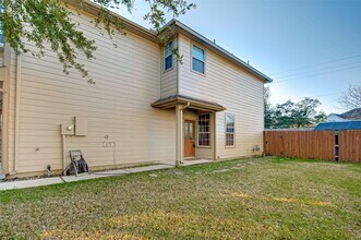 243 Drake Run Ln in Dickinson, TX - Building Photo - Building Photo