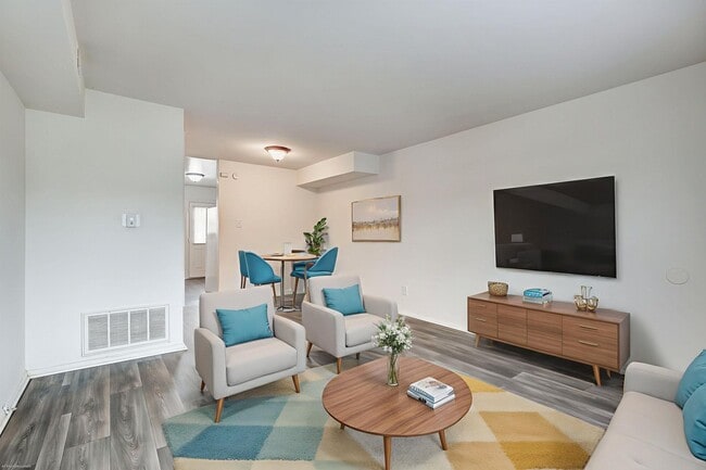 Lawndale Farms in Richmond, VA - Foto de edificio - Building Photo