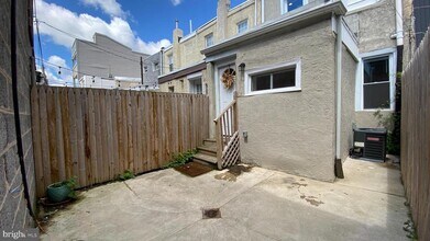 2321 E Cabot St in Philadelphia, PA - Building Photo - Building Photo