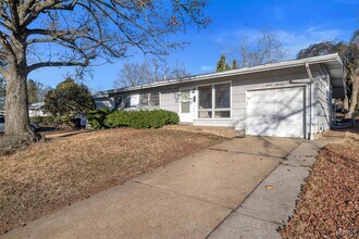 9014 Ellison Dr in Jennings, MO - Building Photo - Building Photo