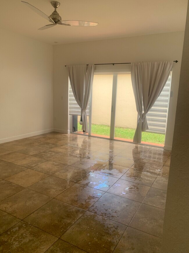 8766 SW 213th Ter in Cutler Bay, FL - Building Photo - Building Photo