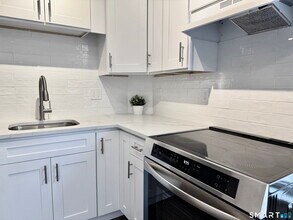 34 Hanford Ave in Bridgeport, CT - Building Photo - Building Photo