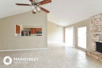 7555 Lincoln Village Dr in San Antonio, TX - Building Photo - Building Photo