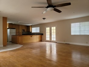 4209 Alpine Blvd in Alpine, CA - Foto de edificio - Building Photo