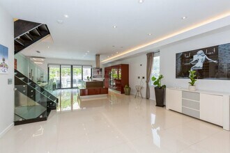 96 Columbia Terrace in Weehawken, NJ - Building Photo - Building Photo