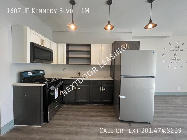 1607 John F. Kennedy Blvd in Jersey City, NJ - Building Photo - Building Photo