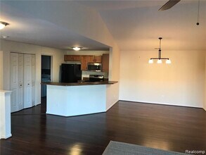 27208 Chesapeake Cir in Commerce Township, MI - Building Photo - Building Photo