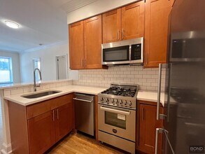 78 Bank St in New York, NY - Building Photo - Building Photo