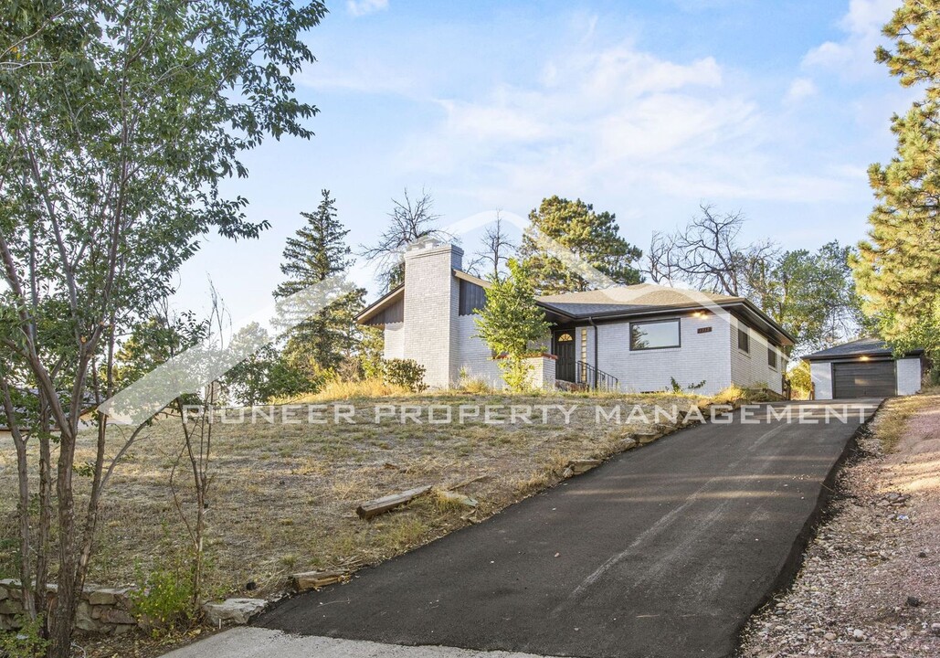 1212 Mt View Ln in Colorado Springs, CO - Building Photo