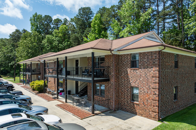 Trollinger Apartments in Elon, NC - Building Photo - Building Photo