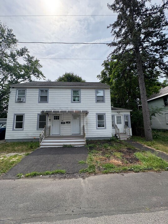 37-39 Swan St in Schenectady, NY - Building Photo