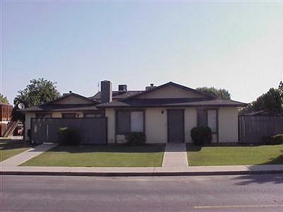 2816 Half Moon Dr in Bakersfield, CA - Building Photo