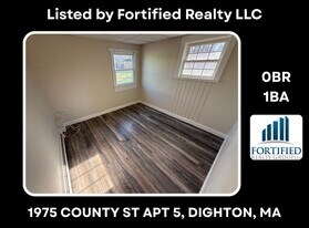 1975 County St in Dighton, MA - Building Photo