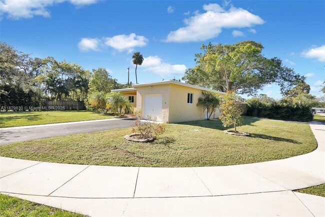 1601 Riverland Rd in Fort Lauderdale, FL - Building Photo - Building Photo