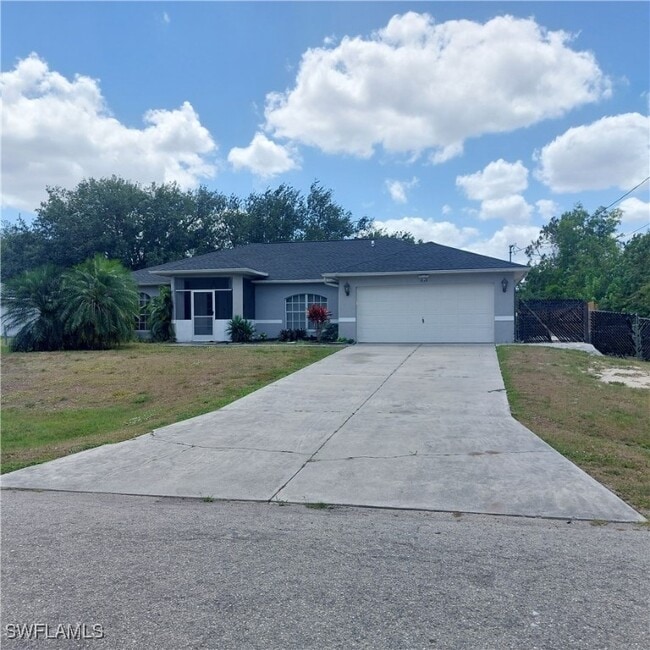 436 Jourferie Rd in Lehigh Acres, FL - Building Photo - Building Photo