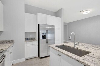4924 Pointe Midtown Way in Palm Beach Gardens, FL - Building Photo - Building Photo