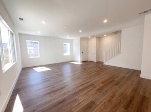 408 N Palm Spgs Wy in Mountain House, CA - Building Photo - Building Photo