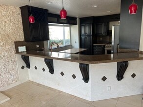 3350 Deaver Dr in Corona, CA - Building Photo - Building Photo