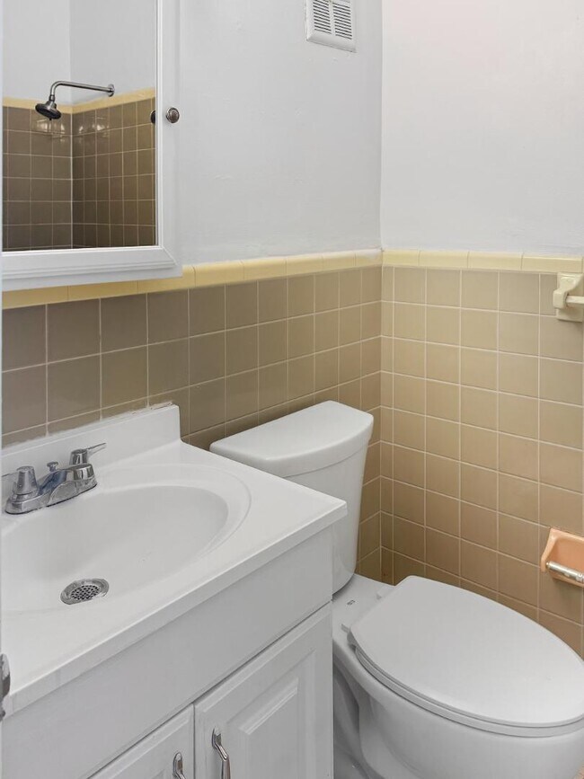 1560 NW 15th Street Rd in Miami, FL - Building Photo - Building Photo