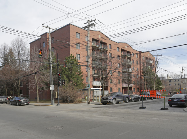 Habitations Aurore-Marceau in Montréal, QC - Building Photo - Primary Photo