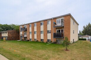 River Heights West in Edmonton, AB - Building Photo