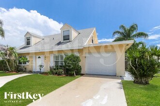 584 Riverside Dr in Palm Beach Gardens, FL - Building Photo - Building Photo