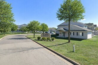 Woodland Heights in Newton, IA - Building Photo - Building Photo