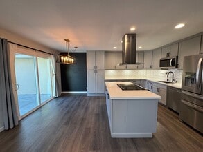 23475 Los Adornos in Aliso Viejo, CA - Building Photo - Building Photo