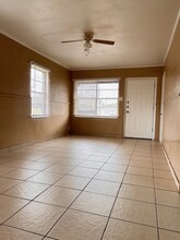 307 W Main St in Whitehouse, TX - Building Photo - Building Photo