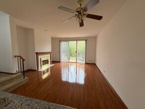 545 Peebles Ct in Batavia, IL - Building Photo - Building Photo