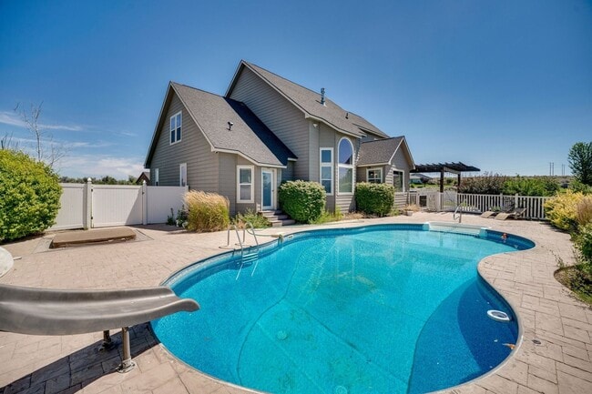 7715 Dune Lake Rd SE in Moses Lake, WA - Building Photo - Building Photo