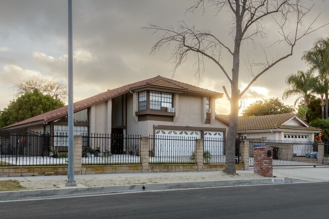 18912 Dearborn St in Los Angeles, CA - Building Photo - Building Photo