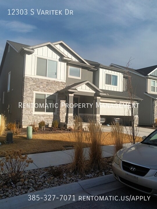 12303 Varitek Dr in Herriman, UT - Building Photo