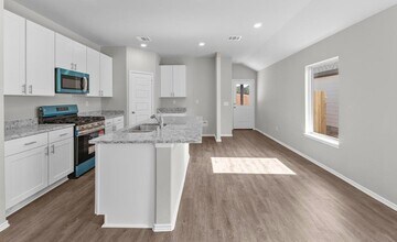 25477 Blossom Ct in Montgomery, TX - Building Photo - Building Photo