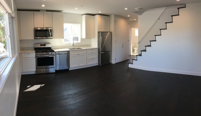 property at 835 1/2 Waterloo St