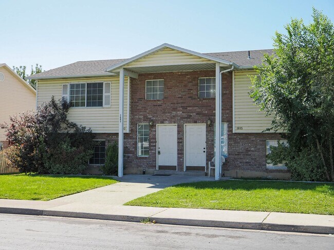 property at 1683 W Garden Dr