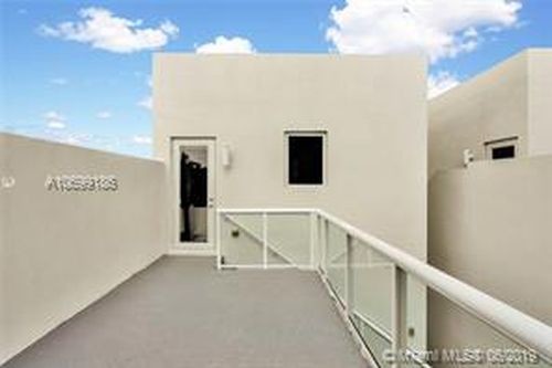 6435 NW 105th Ct in Doral, FL - Building Photo - Building Photo